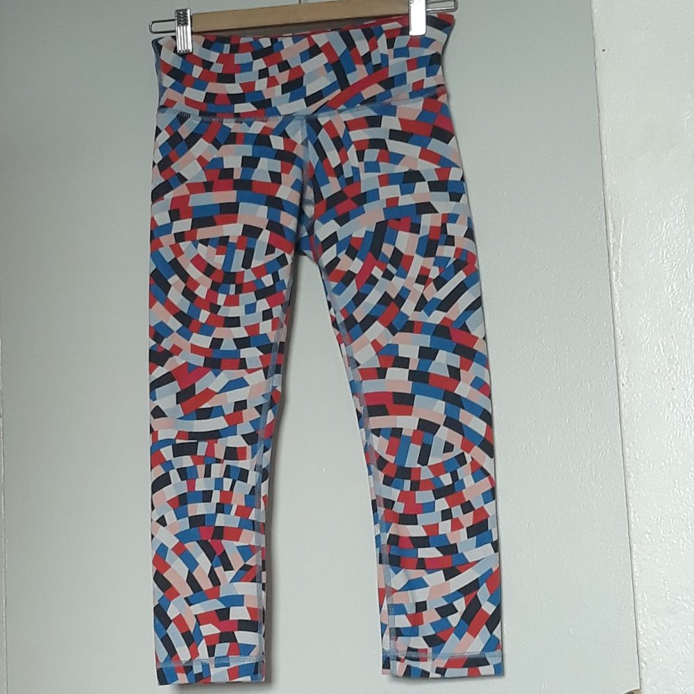 Lululemon Wunder Under Crop Leggings,  "Capoeira Multi" Print, Sz. 6